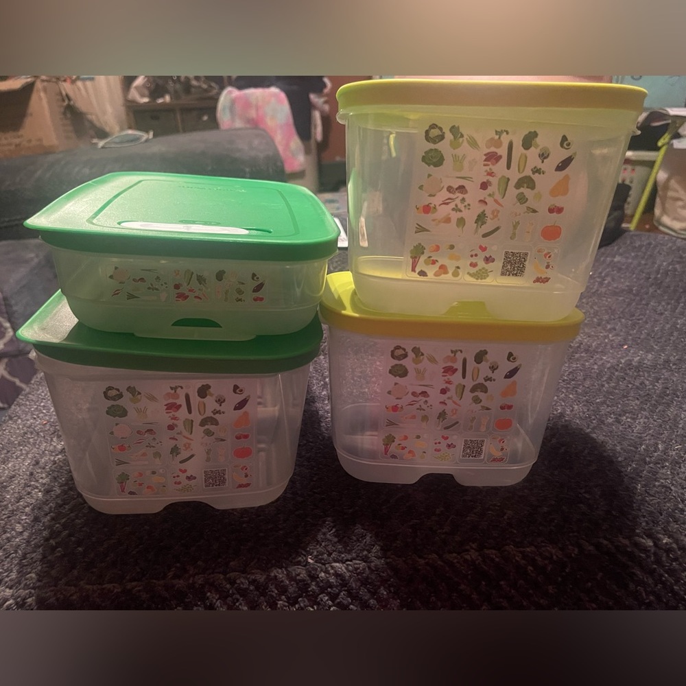 Nice set of Tupperware